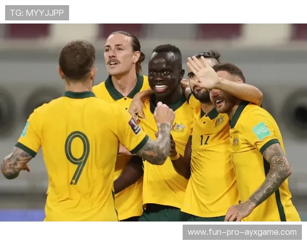 哈兰德转身甩开两人，挪威前场压迫感爆棚